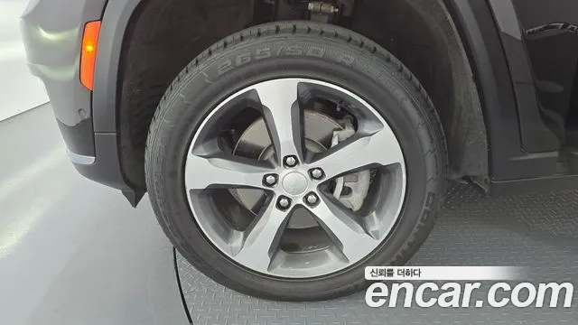 Jeep Cherokee 2023 thumb 4
