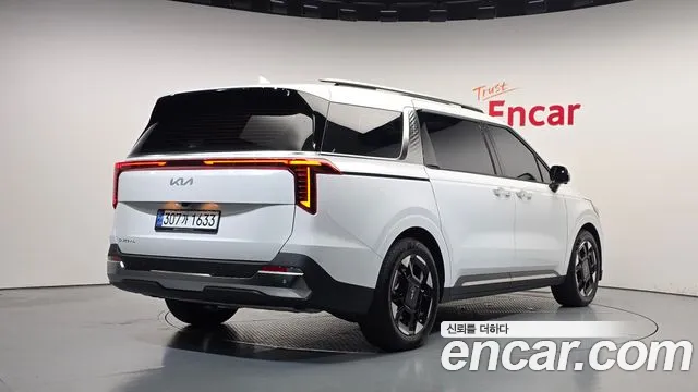 Kia Carnival 2024 thumb 2