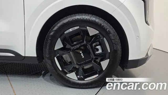 Kia Carnival 2024 thumb 5