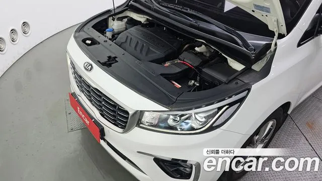 Kia Carnival 2019 thumb 6