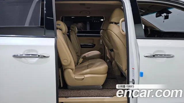 Kia Carnival 2019 thumb 11