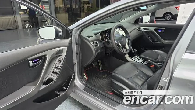 Hyundai Avante 2010 thumb 10