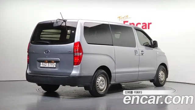 Hyundai Starex 2018 thumb 2
