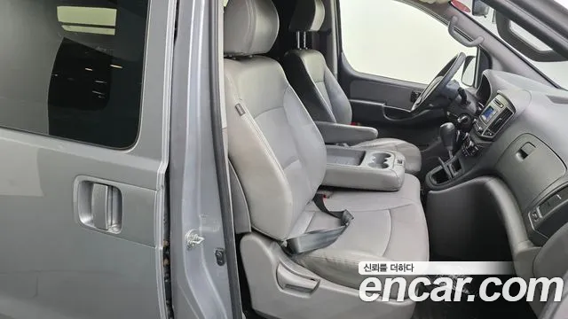 Hyundai Starex 2018 thumb 11