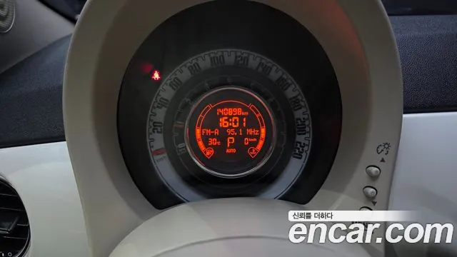 Fiat 500 2015 thumb 8