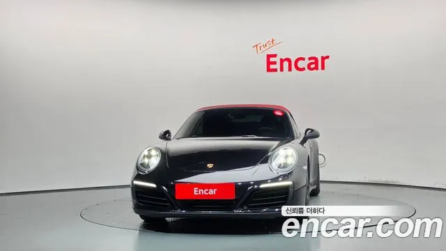 Porsche 911 2018 thumb 3