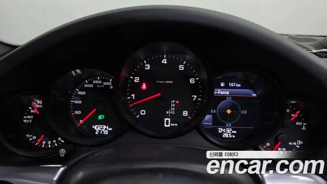 Porsche 911 2018 thumb 8