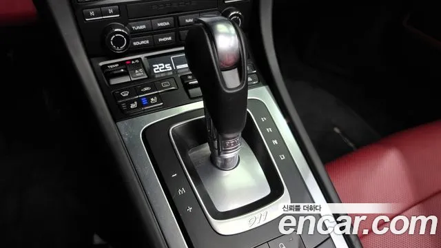 Porsche 911 2018 thumb 9