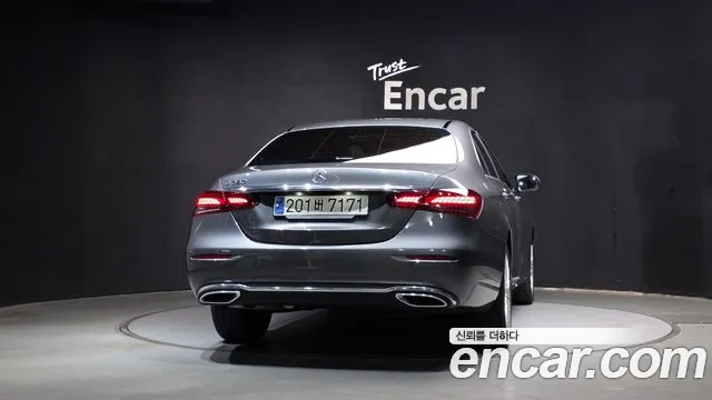 Mercedes-Benz E-Класс 2023 thumb 4