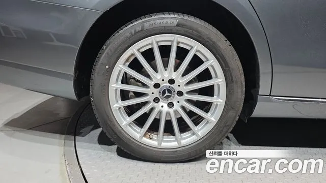 Mercedes-Benz E-Класс 2023 thumb 5