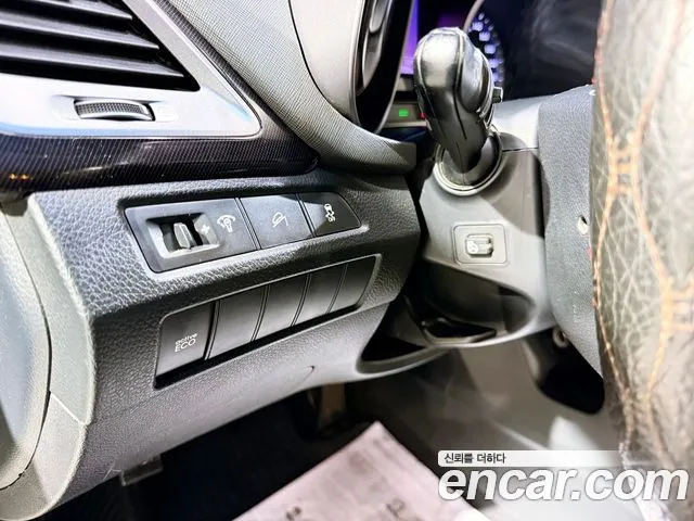 Hyundai Santa Fe 2013 thumb 8
