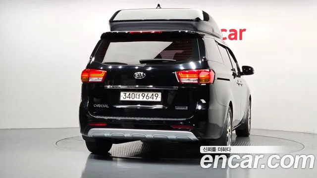 Kia Carnival 2016 thumb 4