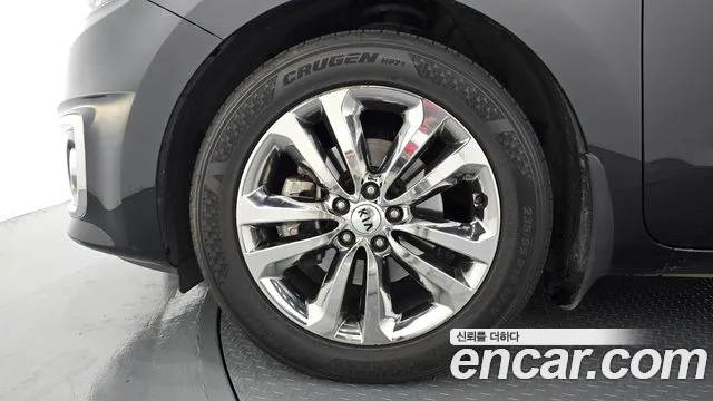 Kia Carnival 2016 thumb 5