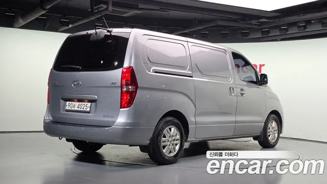 Hyundai Starex 2015 thumb 2