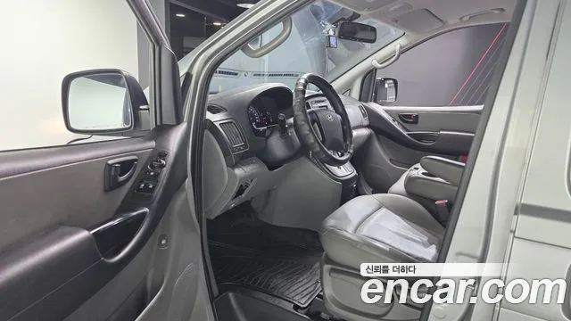 Hyundai Starex 2015 thumb 10