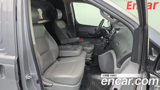 Hyundai Starex 2015 thumb 11