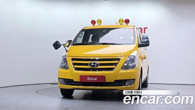 Hyundai Starex 2017 thumb 3