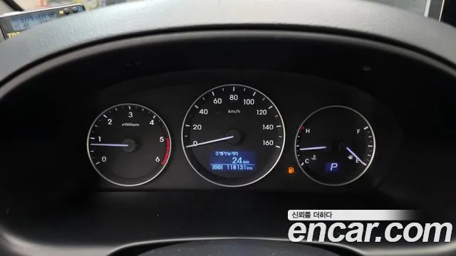 Hyundai Starex 2017 thumb 8