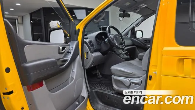 Hyundai Starex 2017 thumb 10