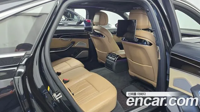 Audi A8 2021 thumb 11