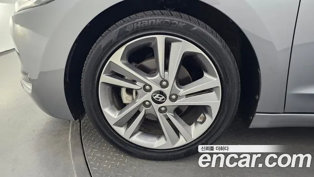 Hyundai Avante 2016 thumb 5
