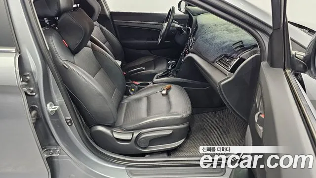 Hyundai Avante 2016 thumb 12
