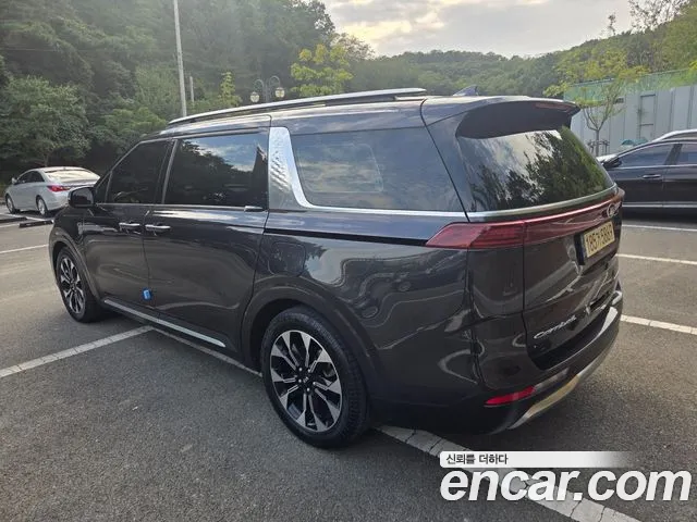 Kia Carnival 2021 thumb 2