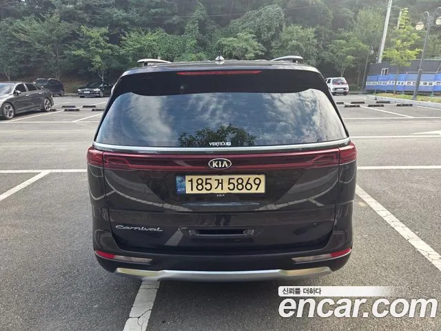 Kia Carnival 2021 thumb 4