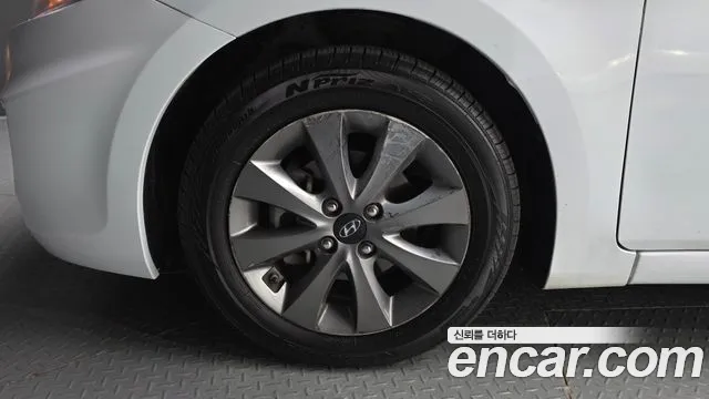 Hyundai Accent 2017 thumb 5