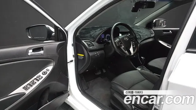 Hyundai Accent 2017 thumb 10