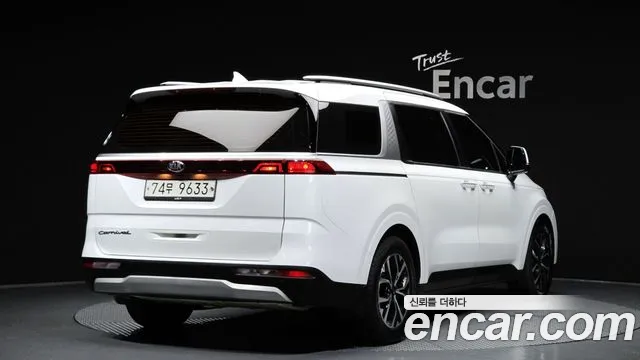 Kia Carnival 2021 thumb 2