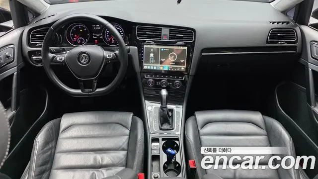 Volkswagen Golf Sportsvan 2015 thumb 6