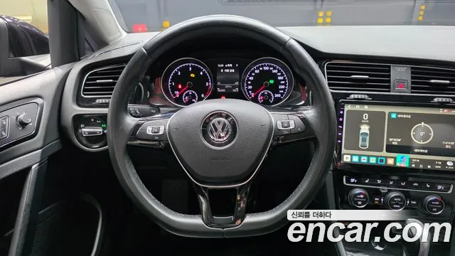 Volkswagen Golf Sportsvan 2015 thumb 12