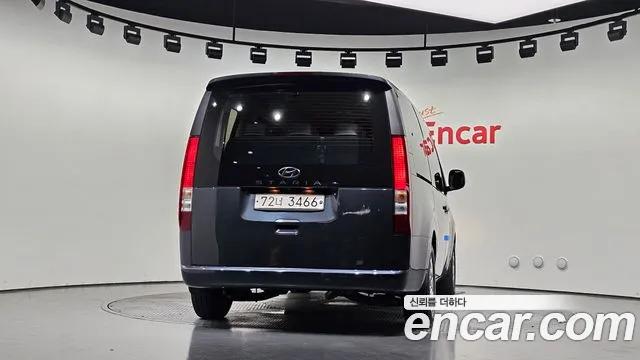 Hyundai Staria 2021 thumb 4