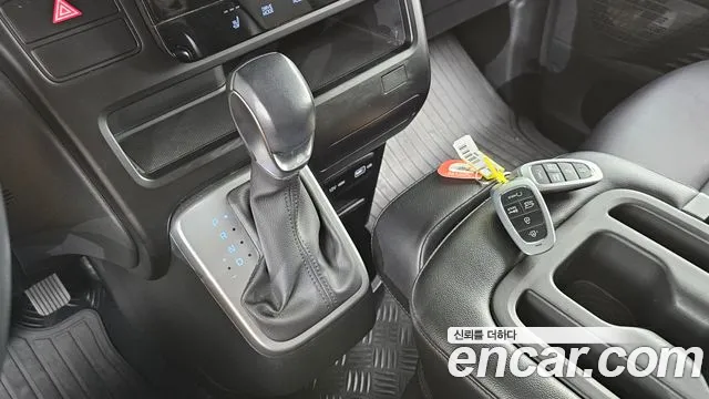 Hyundai Staria 2021 thumb 9