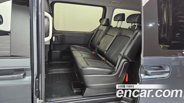 Hyundai Staria 2021 thumb 11