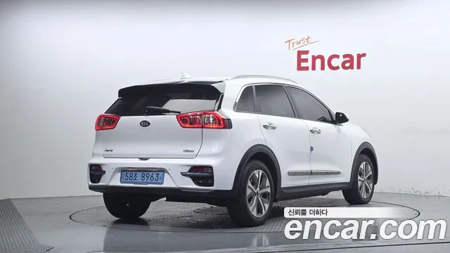 Kia Niro 2018 thumb 2