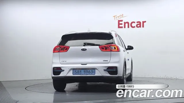 Kia Niro 2018 thumb 4