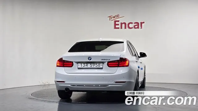 BMW 3-Series 2014 thumb 4