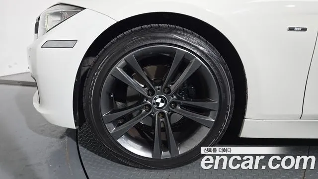 BMW 3-Series 2014 thumb 5