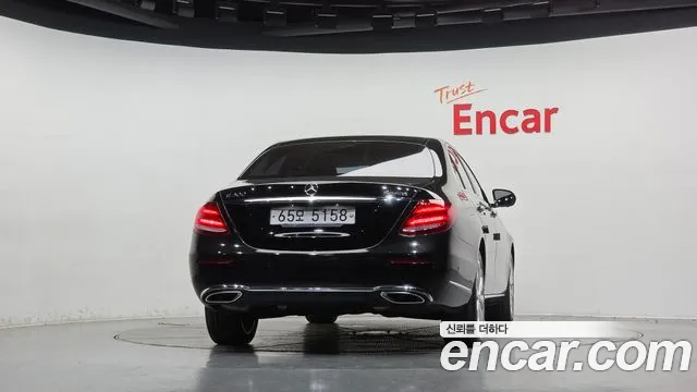 Mercedes-Benz E-Класс 2017 thumb 4