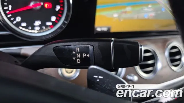 Mercedes-Benz E-Класс 2017 thumb 9