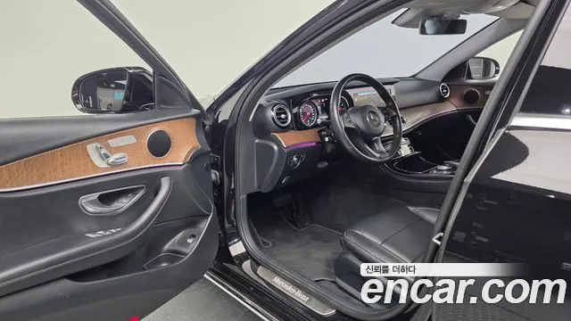Mercedes-Benz E-Класс 2017 thumb 10