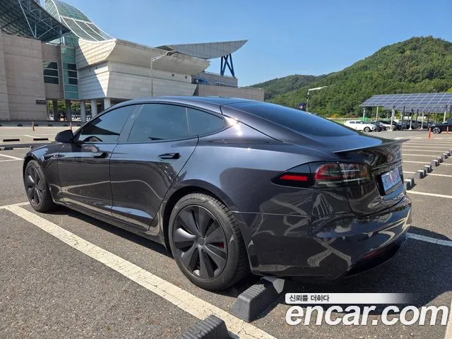 Tesla Model S 2023 thumb 2