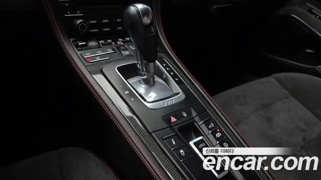 Porsche Cayman 2018 thumb 9