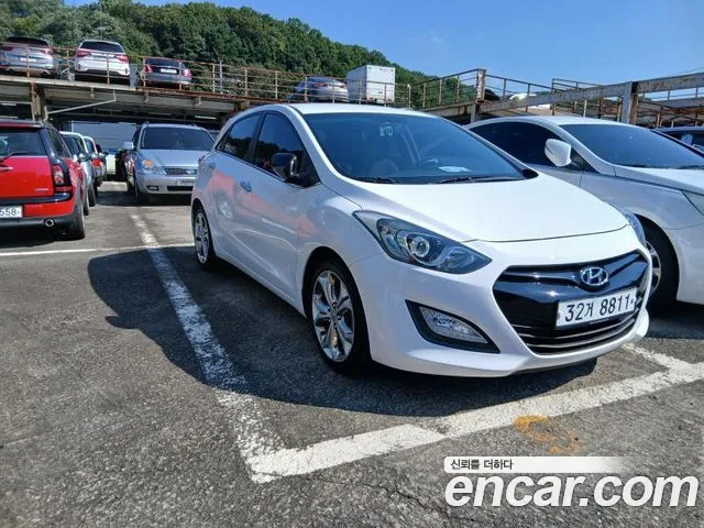Hyundai i30 2013 thumb 12