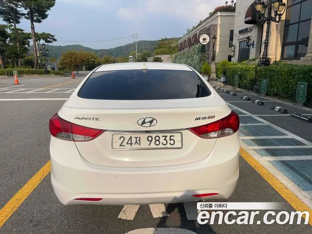 Hyundai Avante 2011 thumb 5