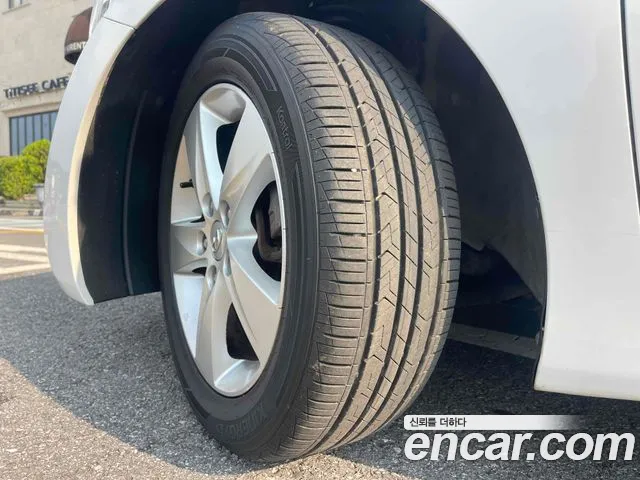 Hyundai Avante 2011 thumb 9