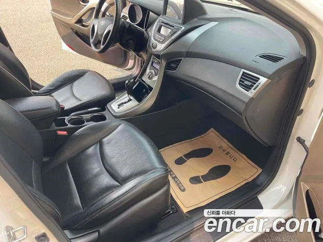 Hyundai Avante 2011 thumb 12