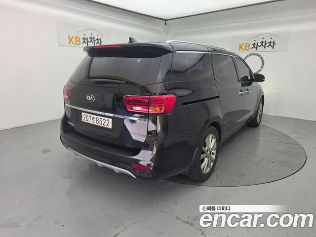 Kia Carnival 2019 thumb 2
